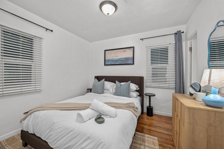 Building Photo - 334-40 Langley St