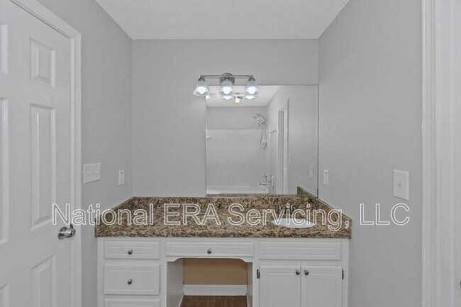 Building Photo - 213 Robin Ln