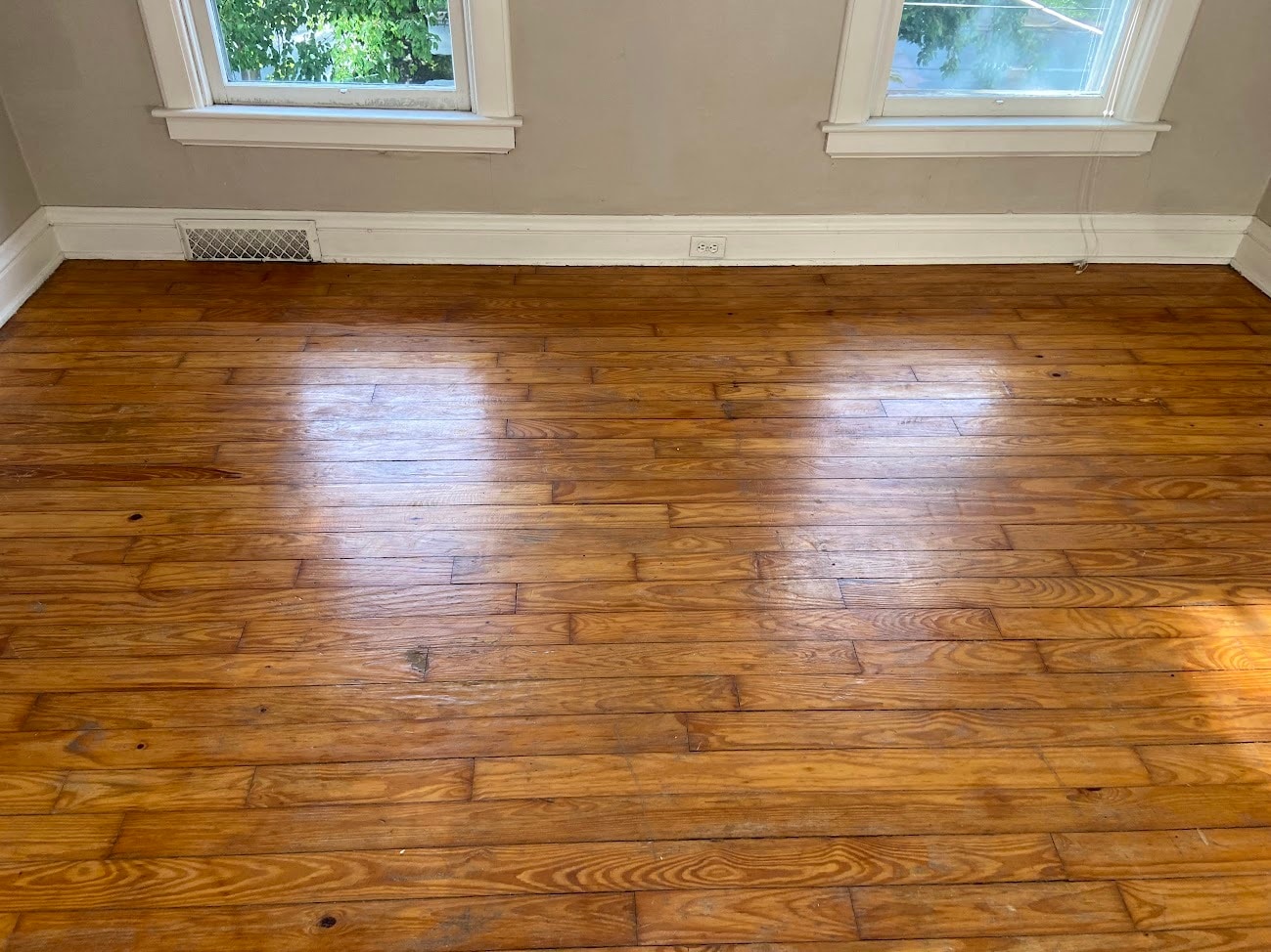 Building Photo - 710 S Park St