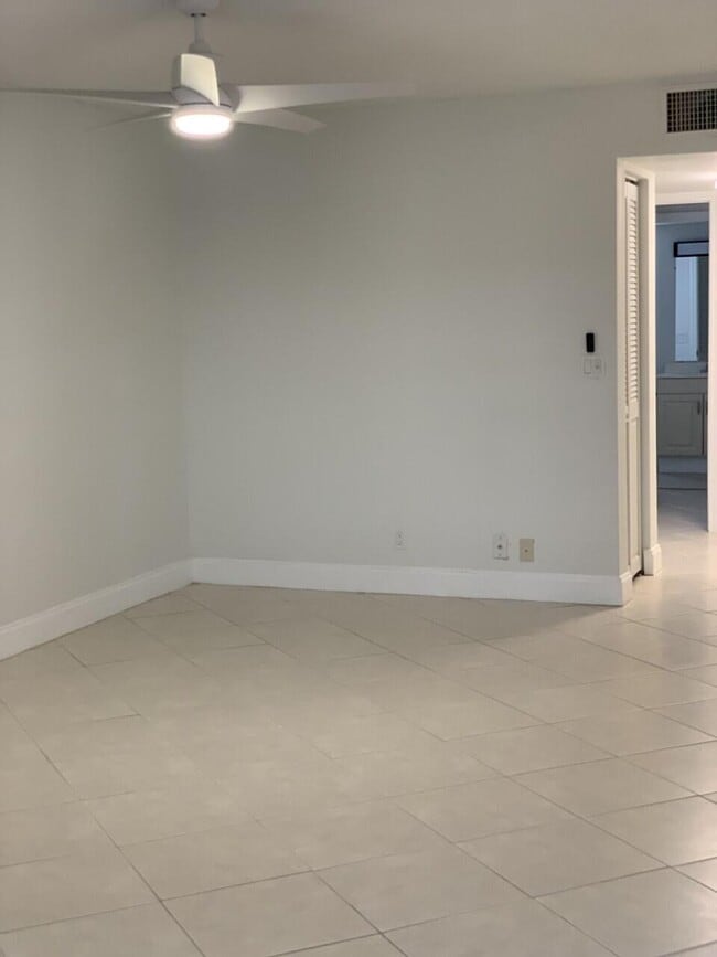 Building Photo - 124 Stratford I
