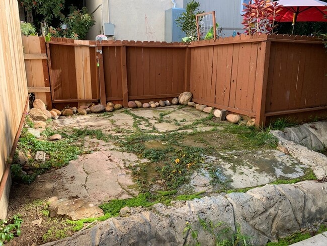 Building Photo - Remodeled 2 Bed/1 Bath unit in North Park w/ Private Yard!