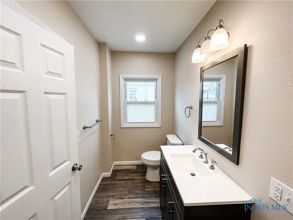 Building Photo - 2347 Bucklew Dr