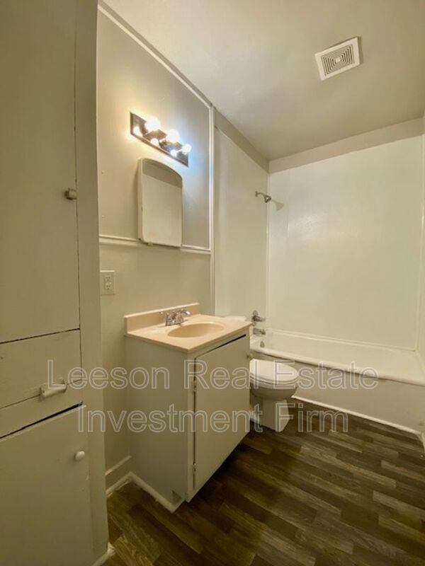 Building Photo - 545 Wyche St
