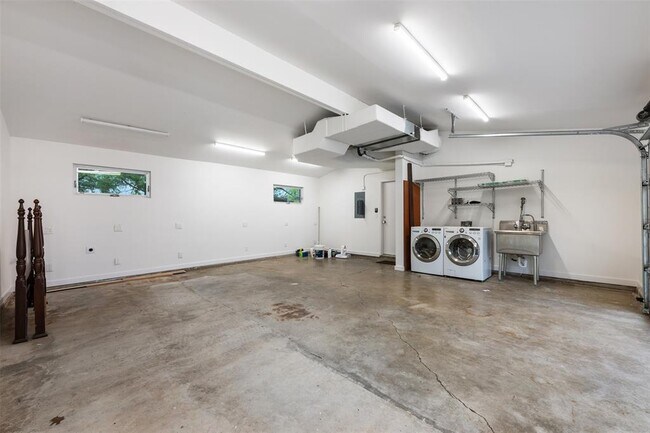 Building Photo - 2314 Westforest Dr