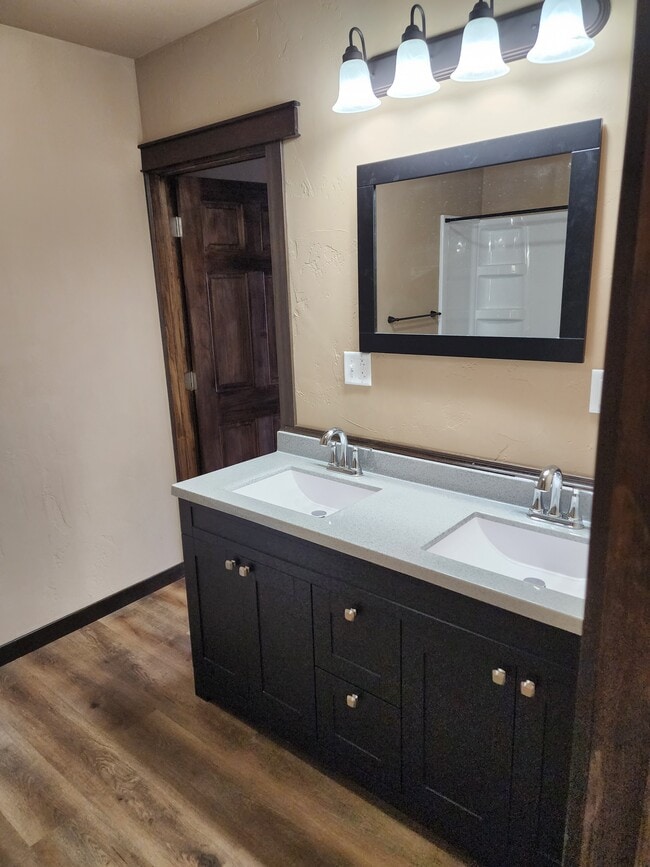 Building Photo - 108 Welch St