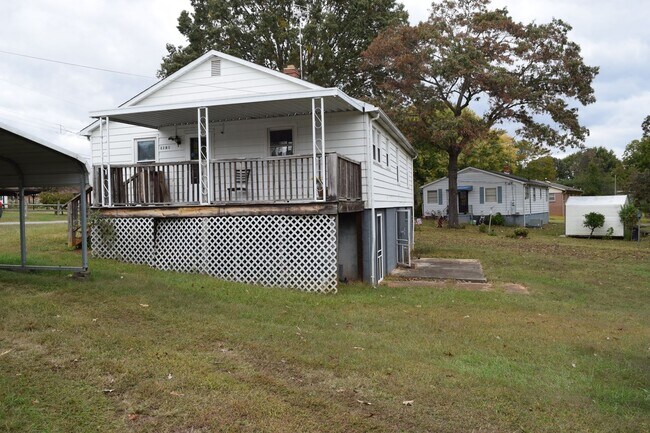 Building Photo - Charming 3-Bedroom Home in Hickory – $1,450/mo