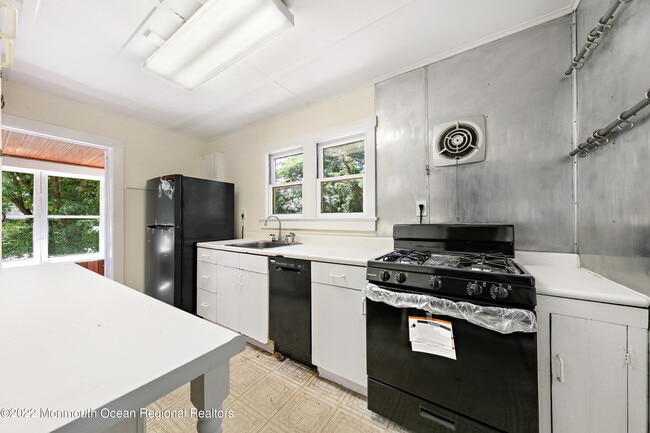 Building Photo - 21 Toms River Rd