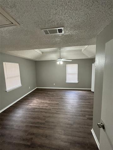 Building Photo - 404 Jordan Ln