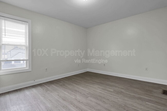 Building Photo - 907 Scott St