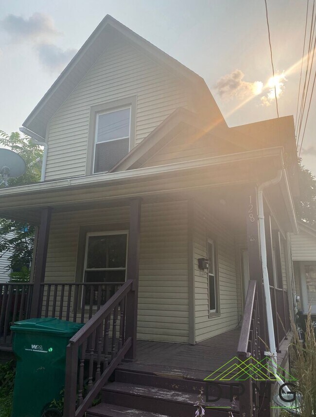 Building Photo - 128 S Hosmer St