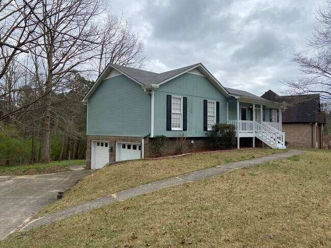 Building Photo - 221 Ridgewood Dr