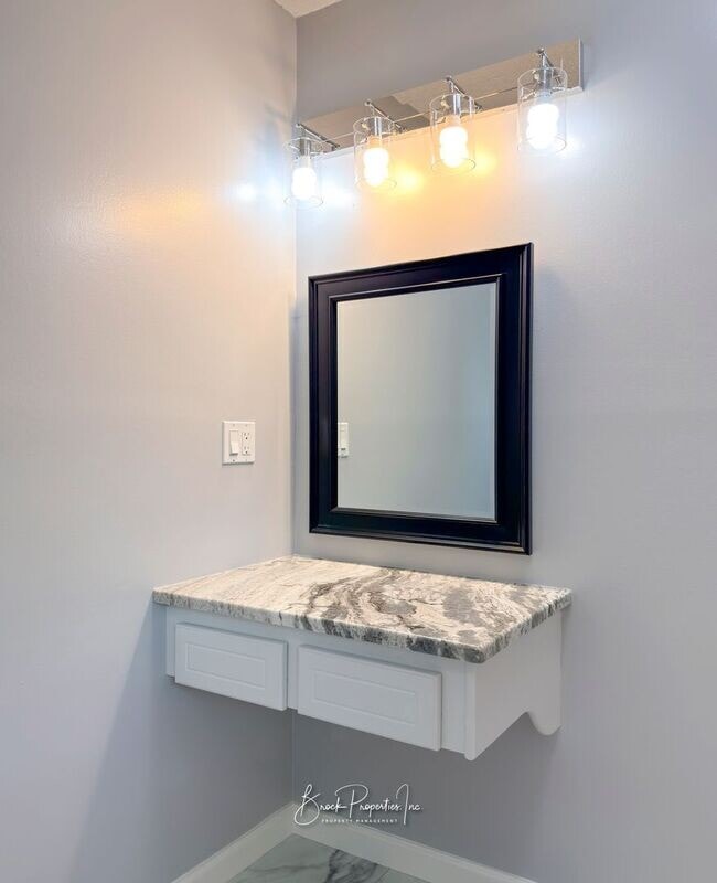 Building Photo - 6337 Summer Lakes Ln