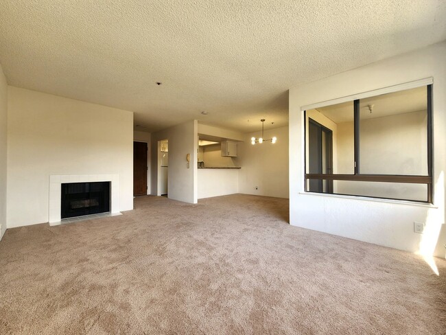 Building Photo - Tranquil Living in a Palo Alto Gem: 1-Bedroom Condo on the Third Floor with In Unit Laundry
