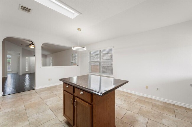Building Photo - 3844 Willie Mays Ln