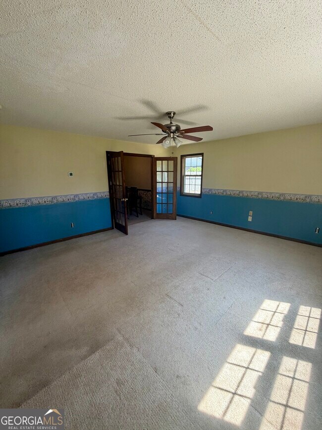 Building Photo - 131 Foxwood Cir