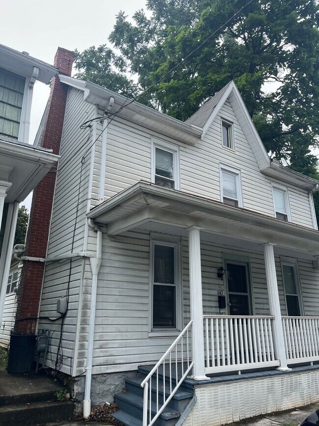Building Photo - 343 E Orange St
