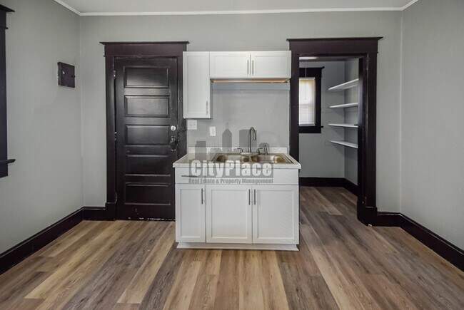 Building Photo - 119 N Euclid Ave