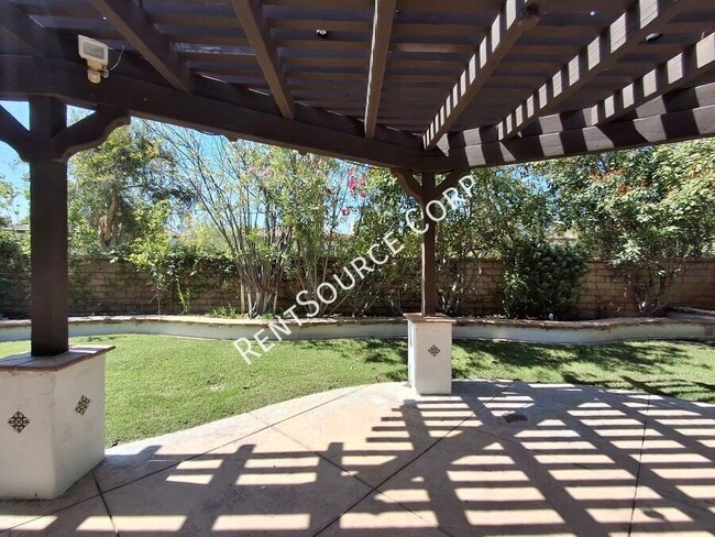 Building Photo - 24310 Las Palmas St