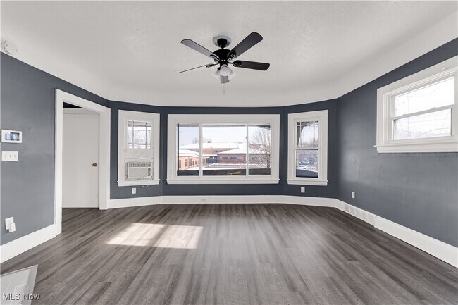 Building Photo - 430 E 149th St