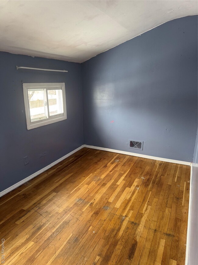 Building Photo - 112 Avondale Dr