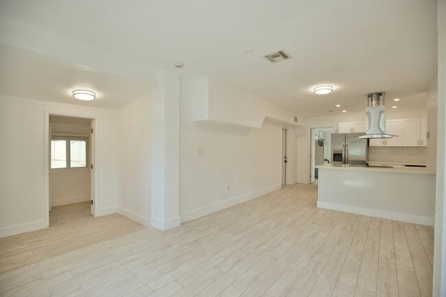 Building Photo - 1019 41st St