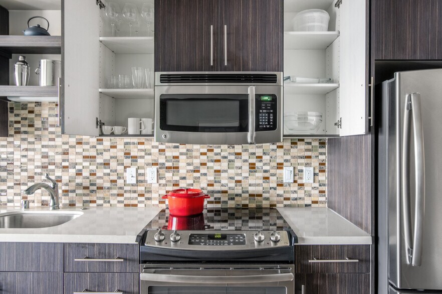 Building Photo - 101 Taylor Ave N