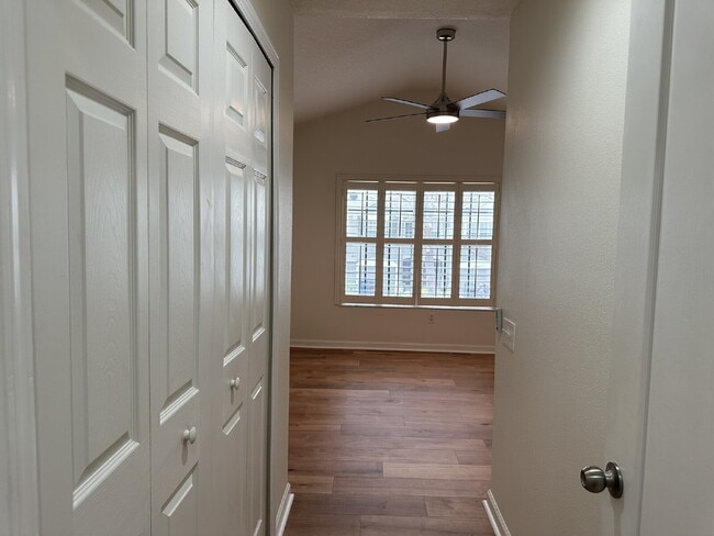 Building Photo - "Spacious 3-Bed Townhouse with 2.5 Baths in Beautiful Bradenton!"