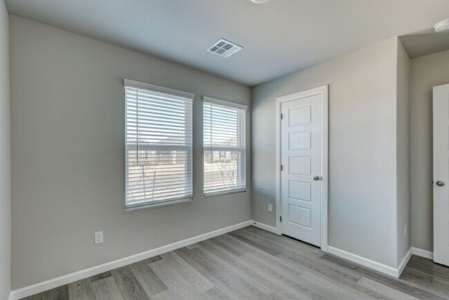 Building Photo - 10508 SW 41st St