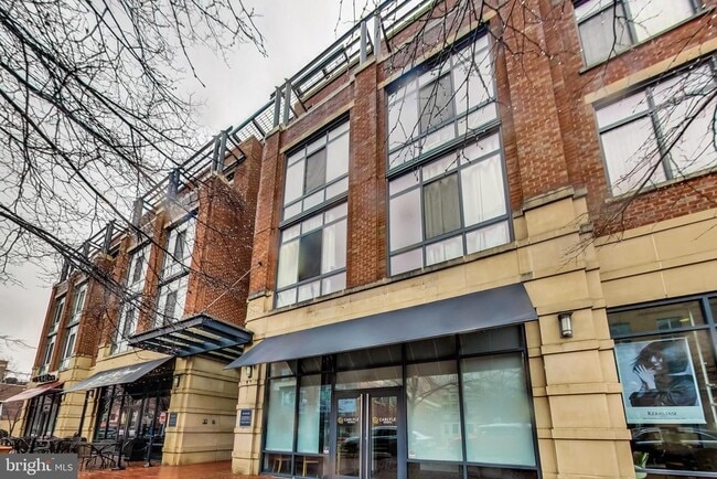Building Photo - 520 John Carlyle St