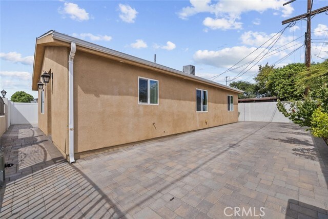 Building Photo - 7420 Elmer Ave