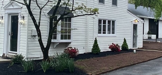 Building Photo - Beautiful Landale 4 Bedroom Single with 2 car garage for rent $3,650/month