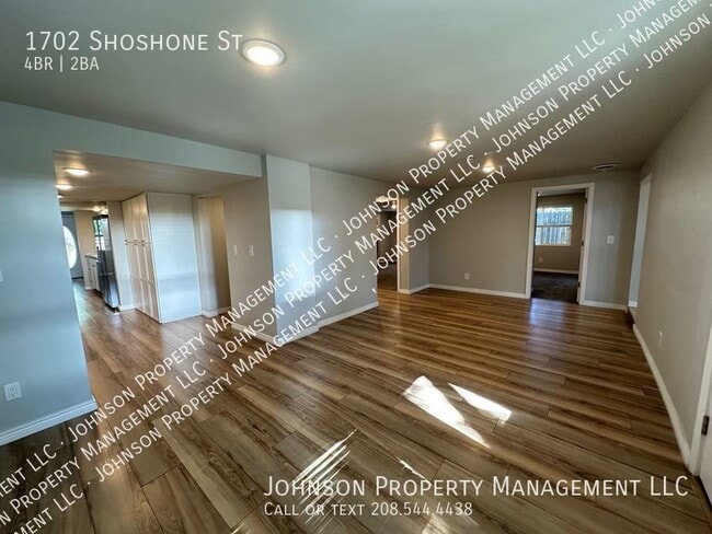 Building Photo - 1702 Shoshone St