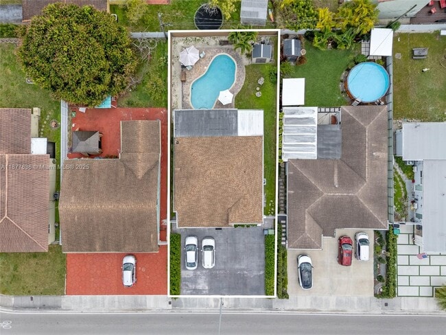 Building Photo - 2625 SW 67th Ave