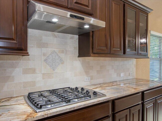 Building Photo - 26618 Camden Chase