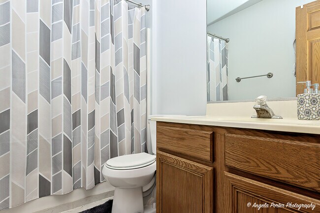 Building Photo - 2155 N Millstone Dr