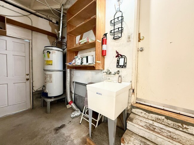 Building Photo - Spacious Ranch-Style Home with Bonus Room ...