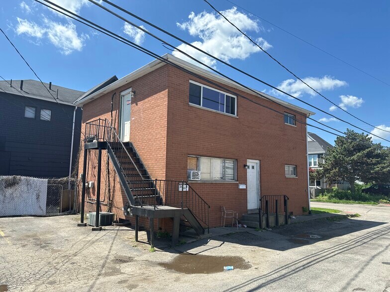 Primary Photo - 30 Martin Ave