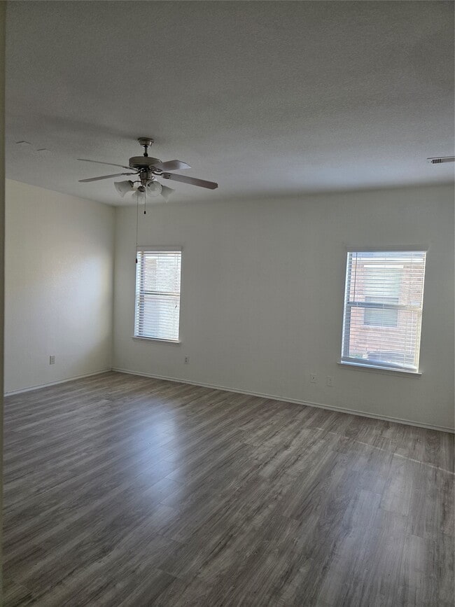 Building Photo - 23906 Fairport Harbor Ln