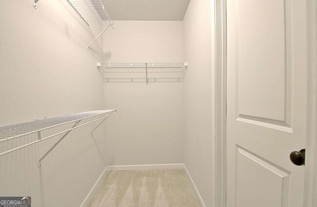 Building Photo - 504 Albertson Ave