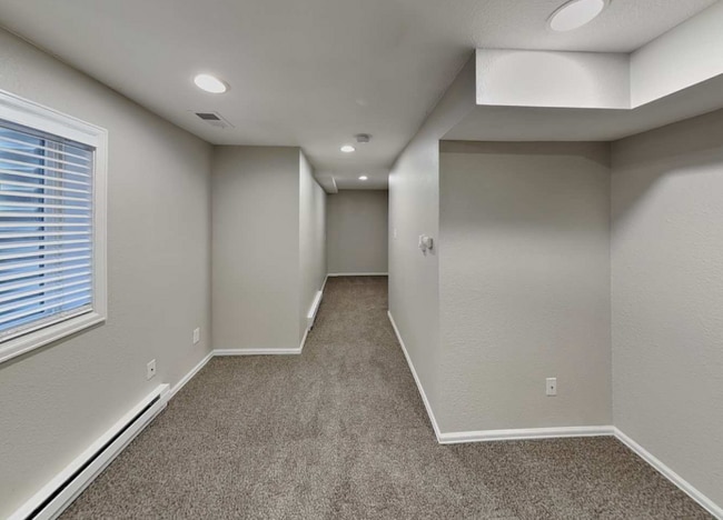 Building Photo - 12355 Glencoe St