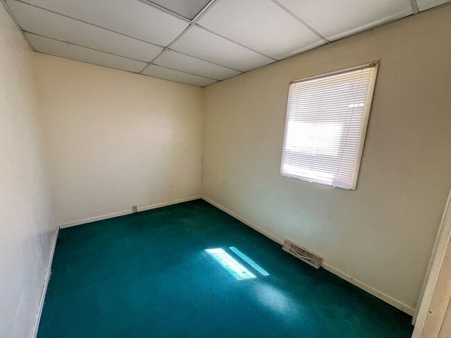 Building Photo - 1020 S Kimball- 3 bedroom house for rent