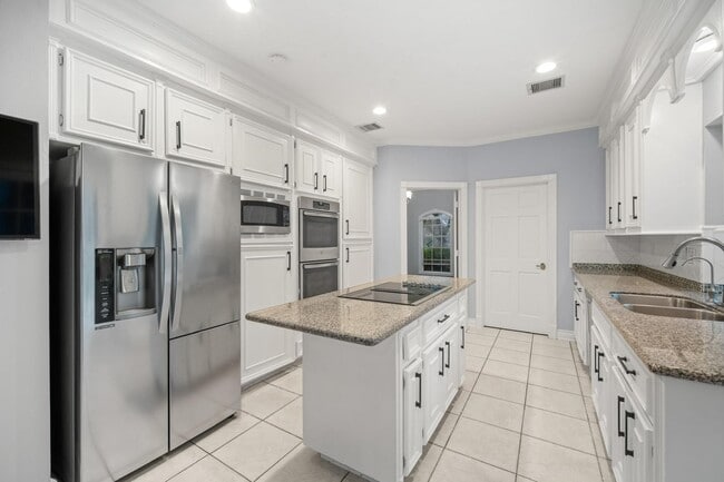 Building Photo - 3622 Springhill Ln