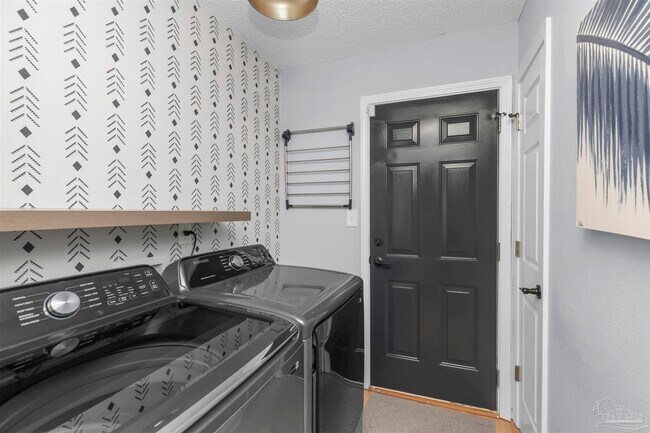 Building Photo - 1512 Galvin Ave