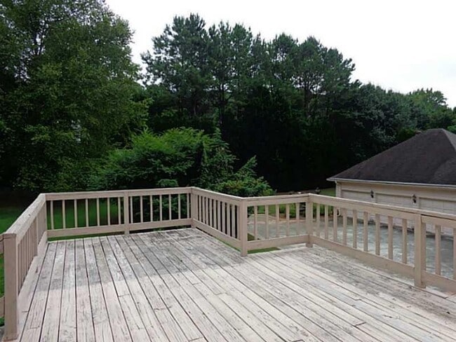 Building Photo - 5 Bedroom finished basement home in Marietta