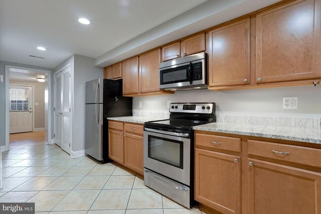 Building Photo - 625 Princeton Pl NW