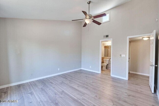 Building Photo - 1402 E Osborn Rd