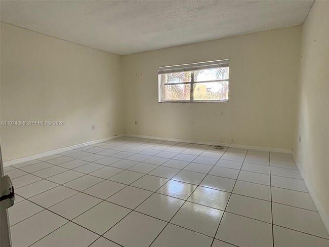 Building Photo - 210 NW 87th Ave