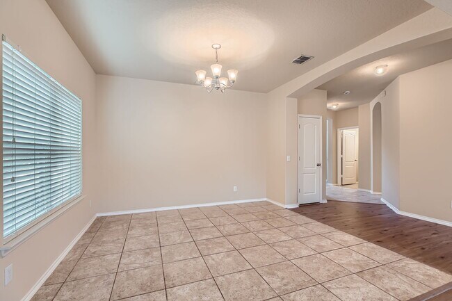Building Photo - 10427 Ashbury Creek