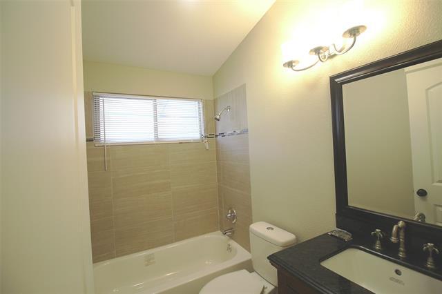 Building Photo - 149 Hedgerow Ln