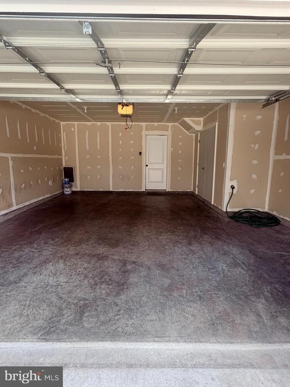 Building Photo - 6504 Bullrush Ct